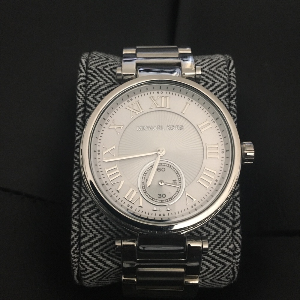Micheal Kors Skylar Watch NWOT - Picture 2 of 4
